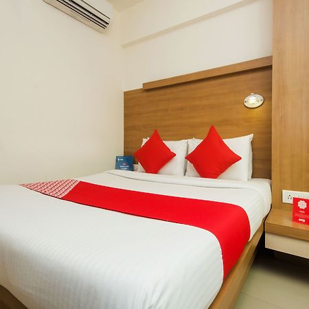 Oyo 8207 Vashi Hotel นาวีมุมไบ ภายนอก รูปภาพ