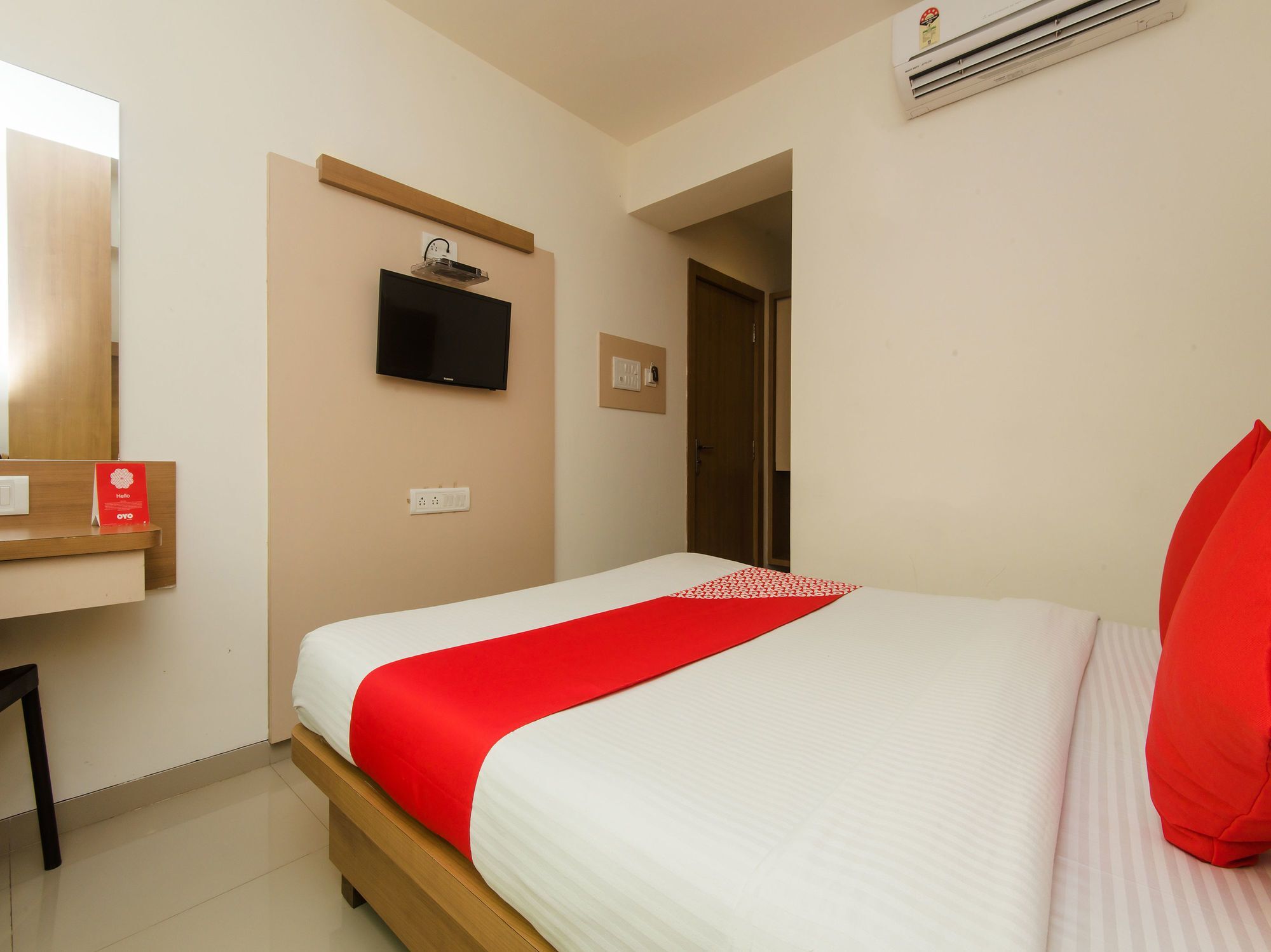 Oyo 8207 Vashi Hotel นาวีมุมไบ ภายนอก รูปภาพ