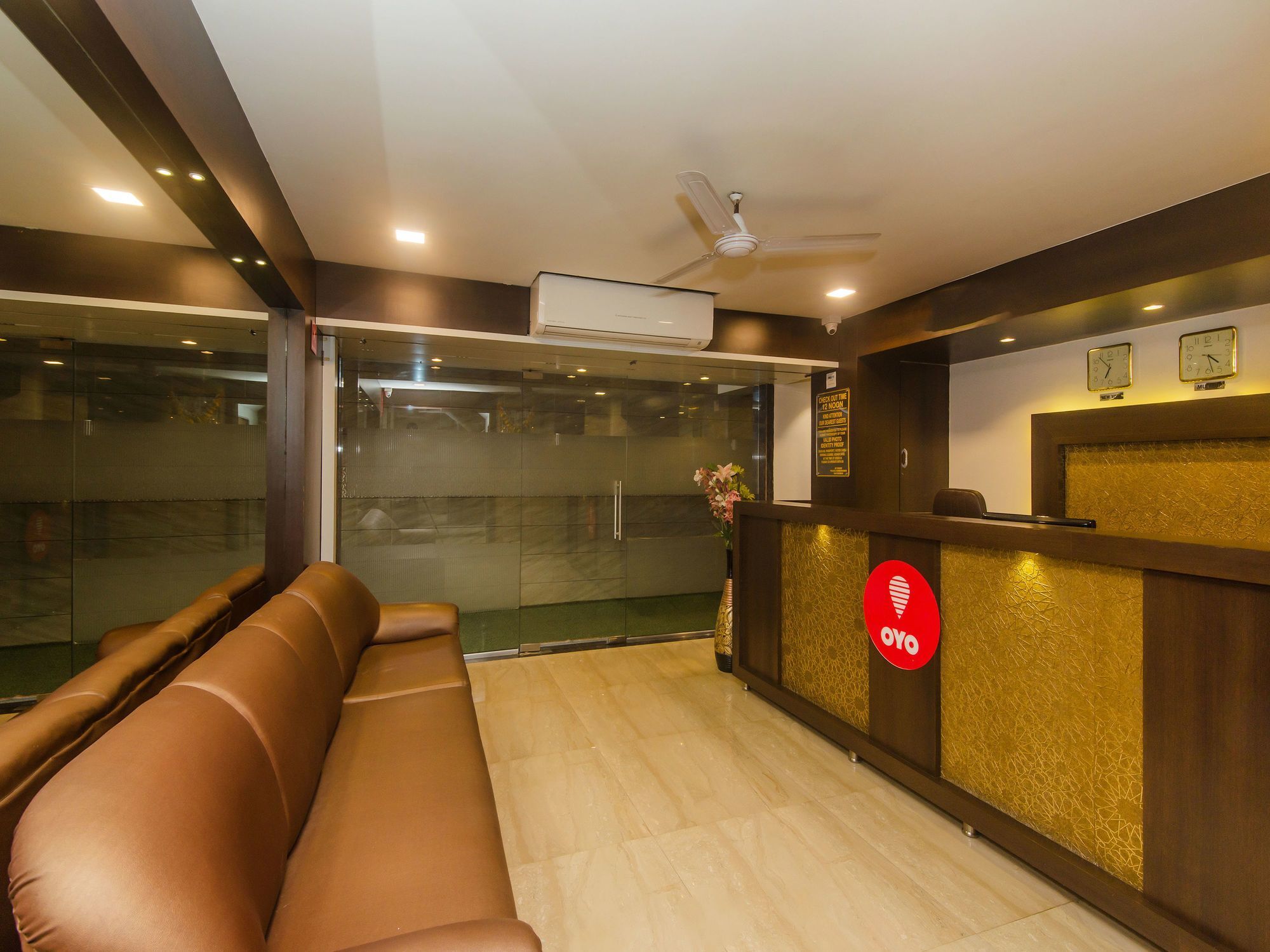 Oyo 8207 Vashi Hotel นาวีมุมไบ ภายนอก รูปภาพ